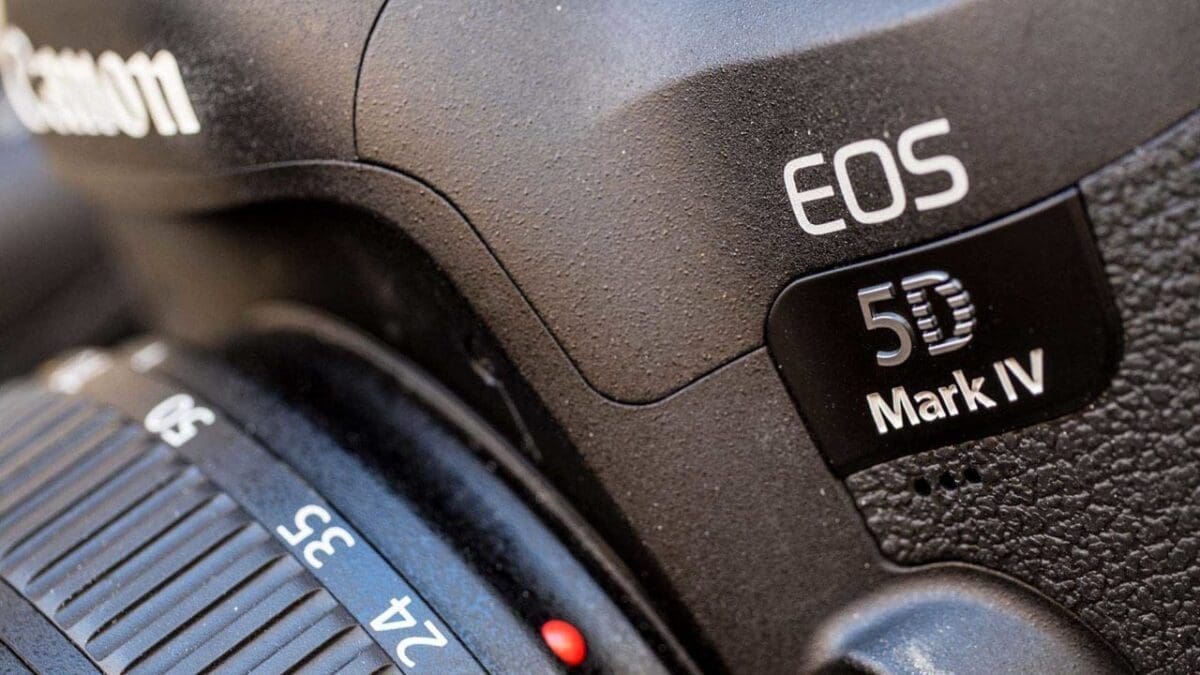 Canon 5D Mark IV logo