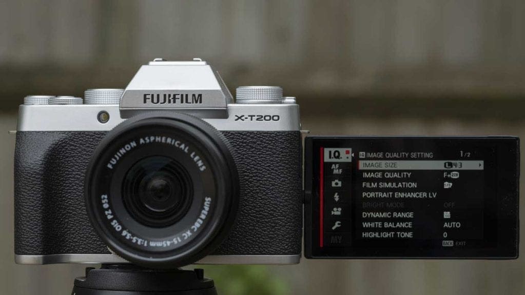 Fujifilm X-T200 review