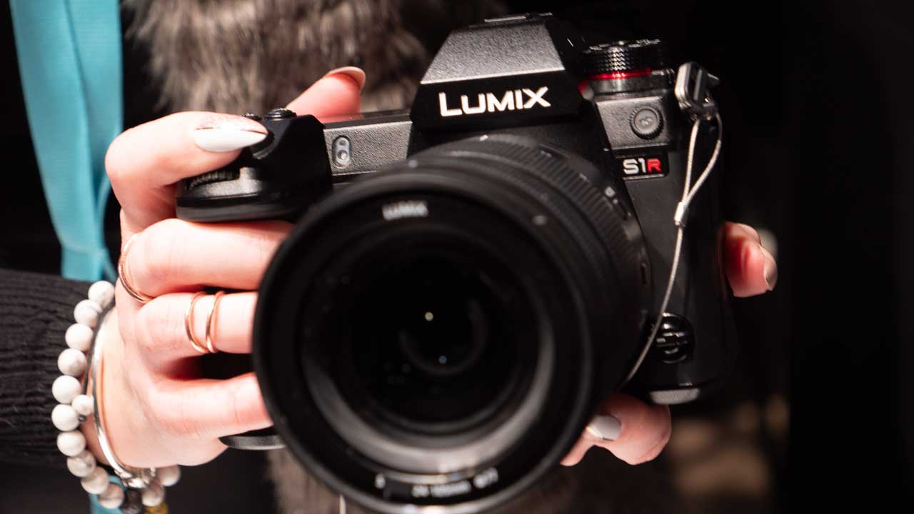 Panasonic Lumix S1R Review