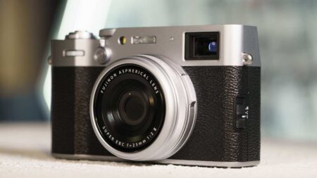 Fujifilm X100VI - front and side